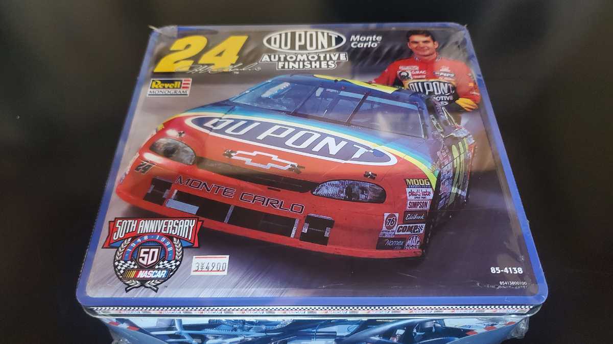 レベル 1/24 NASCAR 50周年記念 缶入り No24 ジェフ・ゴードン