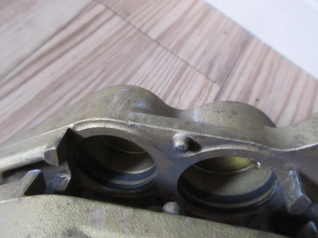 40mm ブレンボ brembo 4ポット キャリパー 公式通販 | チタン色 4Pキャリパー 4P P4-40C 4POT Brembo(ブレンボ) 4ポットキャリパー (左 ブラック