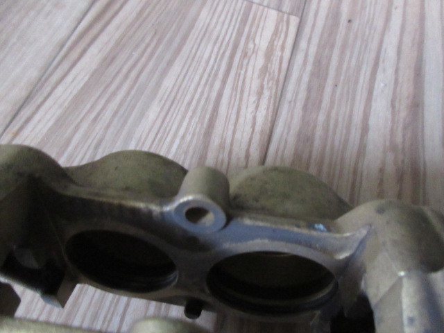 40mm ブレンボ brembo 4ポット キャリパー 公式通販 | チタン色 4Pキャリパー 4P P4-40C 4POT Brembo(ブレンボ) 4ポットキャリパー (左 ブラック