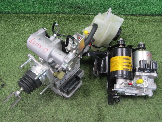 ブースター AZK10 ABSアクチュエーター ポンプ ブレーキ SAI トヨタ サイ トヨタSAI[AZK10前期]ABSユニット 47210-75010 ブレーキブースター 中古 ＳＡＩ トヨタ純正 ◇AZK10 ポンプセット