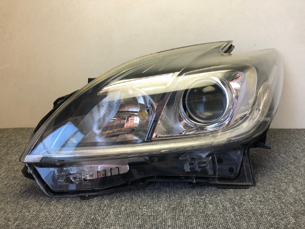 68209◇ZVW30 プリウス 後期 純正 左ヘッドランプ/左ヘッドライト HID