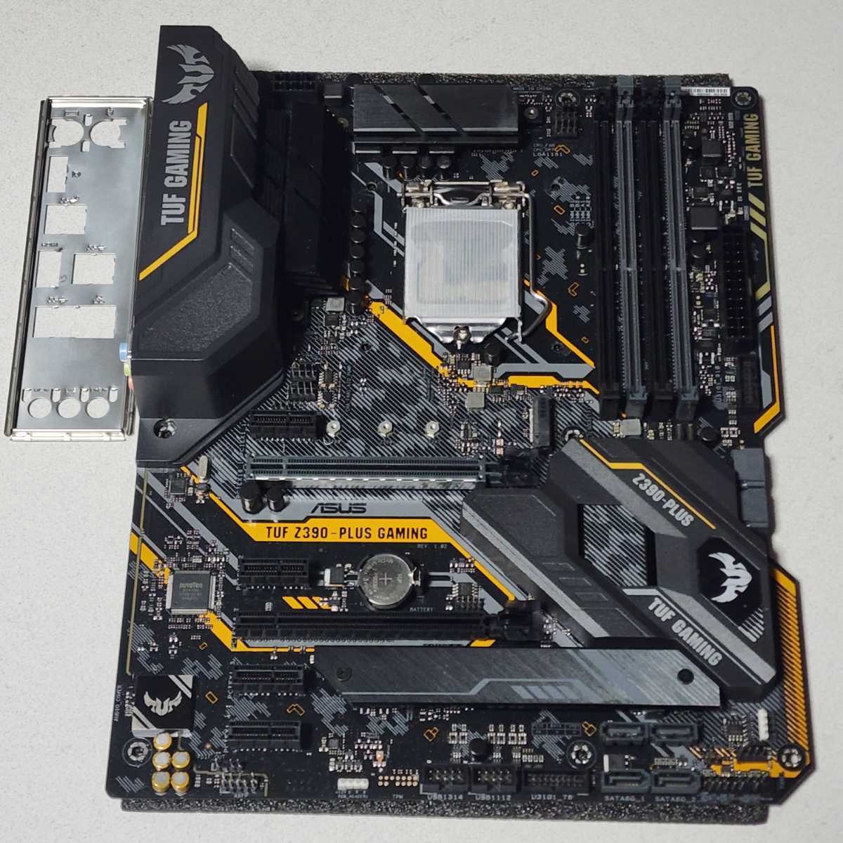 ASUS TUF Z390-PLUS GAMING 動作確認済 ASUS TUF Z390-PLUS GAMING IOパネル付属 LGA1151 ATXマザーボード 第8