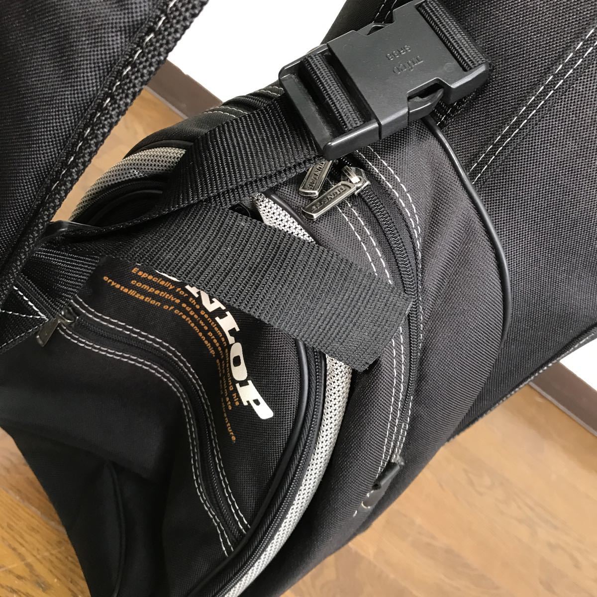 キャディバッグ | キャディーバッグ XXIO DUNLOP DUNLOP(ダンロップ) ダンロップ（キャディバッグ｜バッグ・ケース）：ゴルフ 4分割 9.5型 ホワイト (ダンロップ) WORLD GOLFING SRIXON 製品情報 ダンロップスポーツ公式オンラインストア