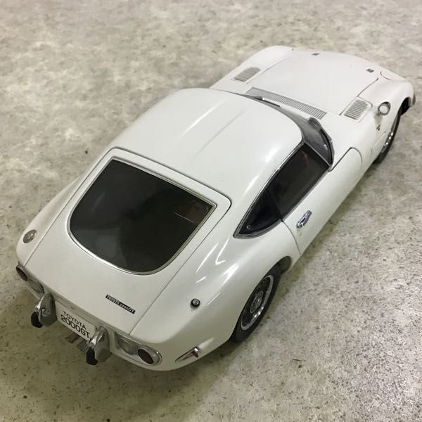 1円〜 ジャンク 箱無 オートアート 1/18 トヨタ 2000GT ホワイト 1⁄18