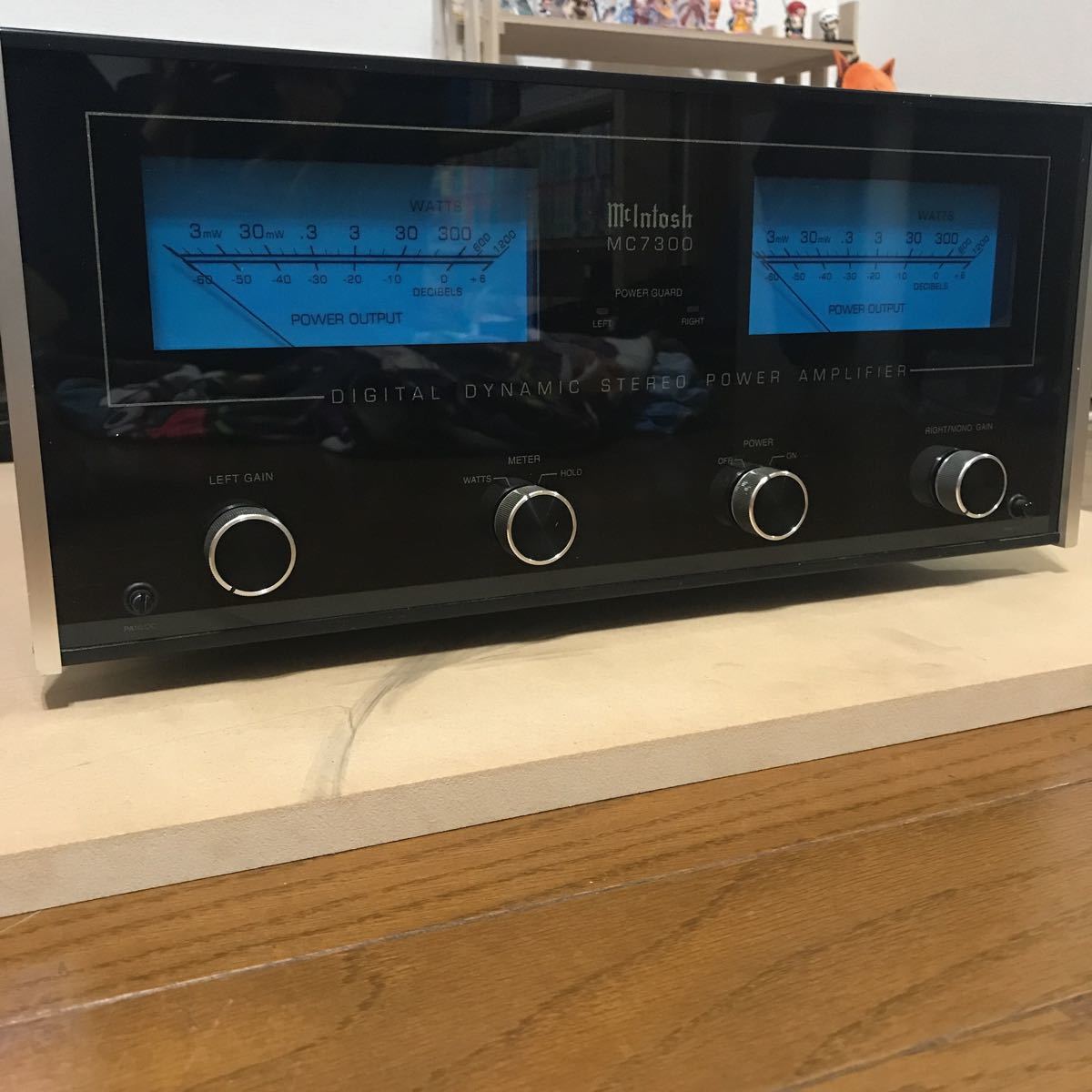 【爆買い，限定セール】 McIntosh MC7300マッキントッシュパワーアンプ マニア必見の名機(マッキントッシュ)｜売買されたオークション情報、yahooの商品情報をアーカイブ公開 - オークファン マッキントッシュ