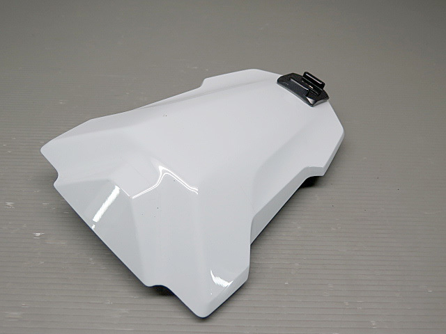 BMW S1000RR 純正 シングルシートカウル 何かのステイ付き 4622