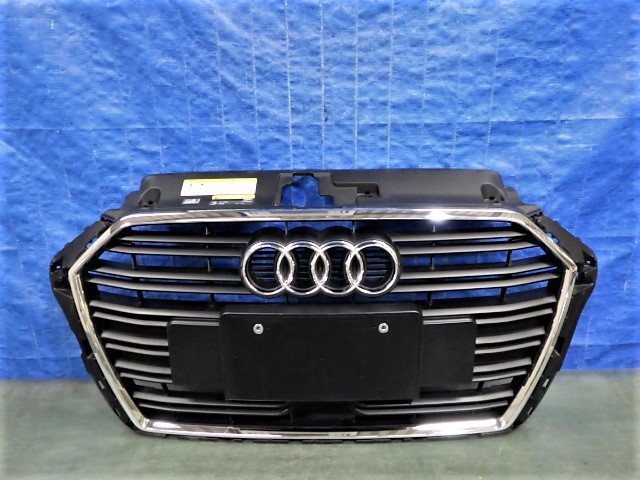 Audi 純正フロントグリル A3 後期型 Sline パーツ 自動車メーカー別