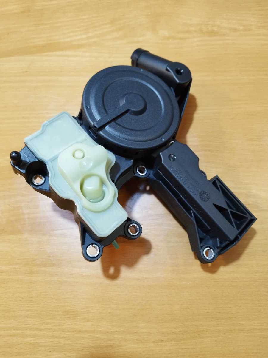 アウディ PCVバルブ　オイルセパレーター　Audi　VW A4/8KCDN 8KCDNF 8KCDH A4/8KCDNA A5/8FCDNF 8TCDNL A6/4GCHJS オイル消費対策　１