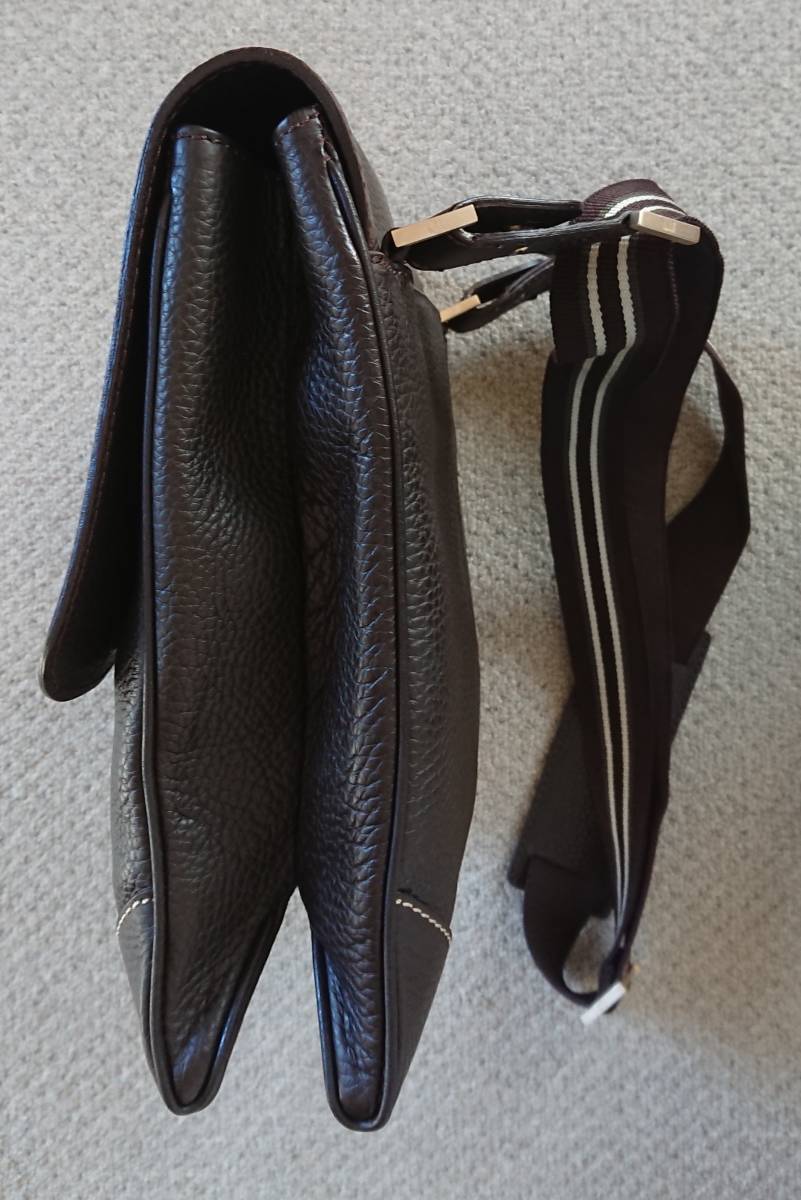 極美品☆dunhill ダンヒル☆メッセンジャーバッグ フラップ☆A4☆斜め