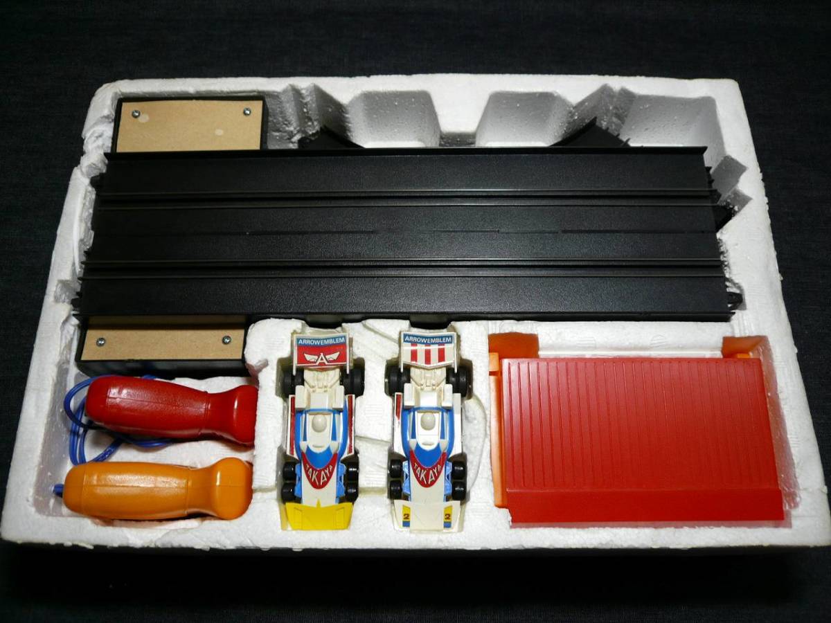 アローエンブレム - グランプリの鷹 作品ラインナップ バンダイ