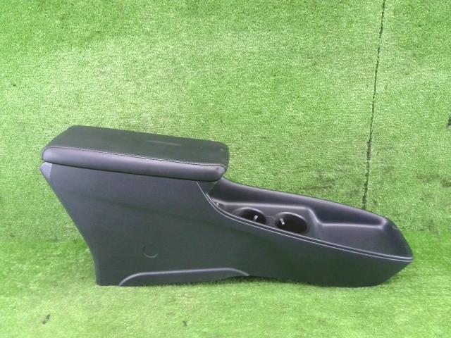 プリウス DAA-ZVW50 センターコンソールボックス Sセーフティプラス