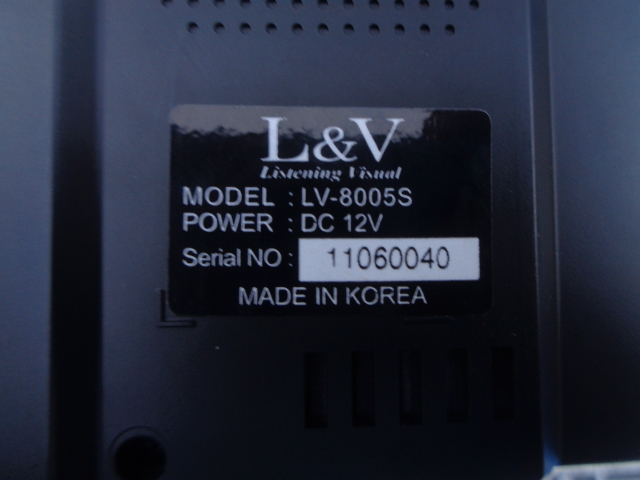 品質保証，送料無料 中古良品　L＆V 8インチ リアモニター LV-8005S ヘッドレスト　取付アーム付き　元箱付き　動作品　管G1205