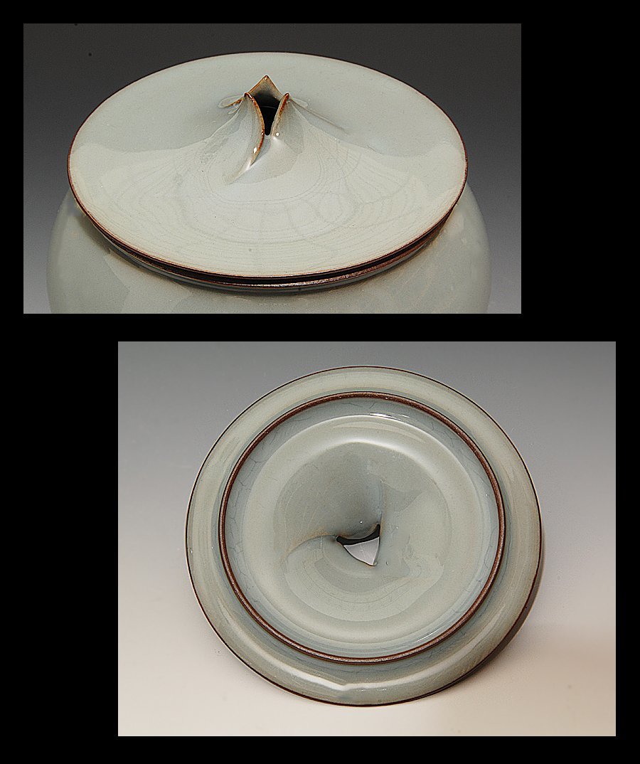 青磁高炉　高炉　青磁　工芸品　骨董品 星庵厳選企画 川瀬忍 青磁香炉 最上希少作 共箱(青磁)｜売買された