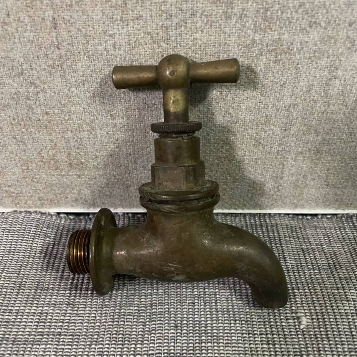 お買い得，爆買い $ レトロ 蛇口 真鍮製 銅製 水道蛇口 園芸 ガーデニング アンティーク 雑貨 詳細不明 格安 スタート(水栓、蛇口)｜売買されたオークション情報、yahooの商品情報をアーカイブ公開 - オークフ 洗面、洗濯