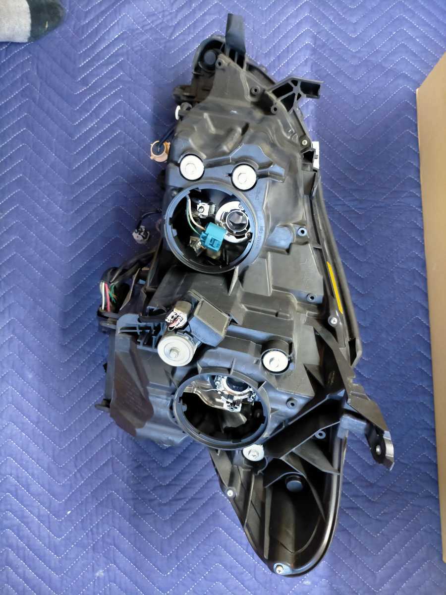 トヨタ純正 クラウン GRS 200系 右ヘッドライト 品番81145－30C53