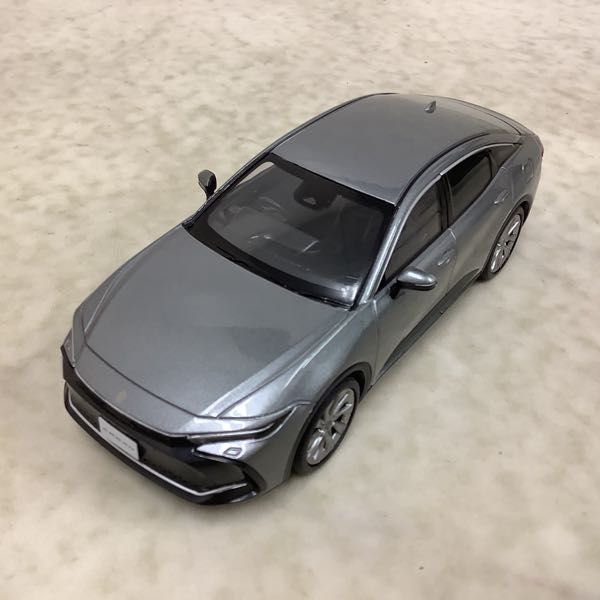 1円〜 トヨタ 1/30 色見本 クラウン プレシャスシルバー プレシャス