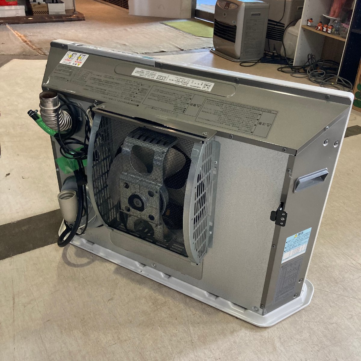 中古 CORONA◇密閉式石油ストーブ アグレシオ FF-AG6815H 2015年