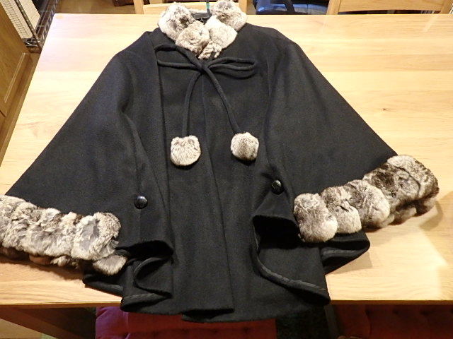 中古美品カシミア100％・FOX☆Guy Laroche☆ギラロッシュ☆ポンチョ 