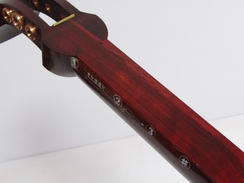 三味線 細棹 紅木 東さわり 丸打胴 一本溝 和楽器 m11-7193[GGG] 津軽三味線 太棹 丸打胴 糸巻難あり 皮破れなし 現状
