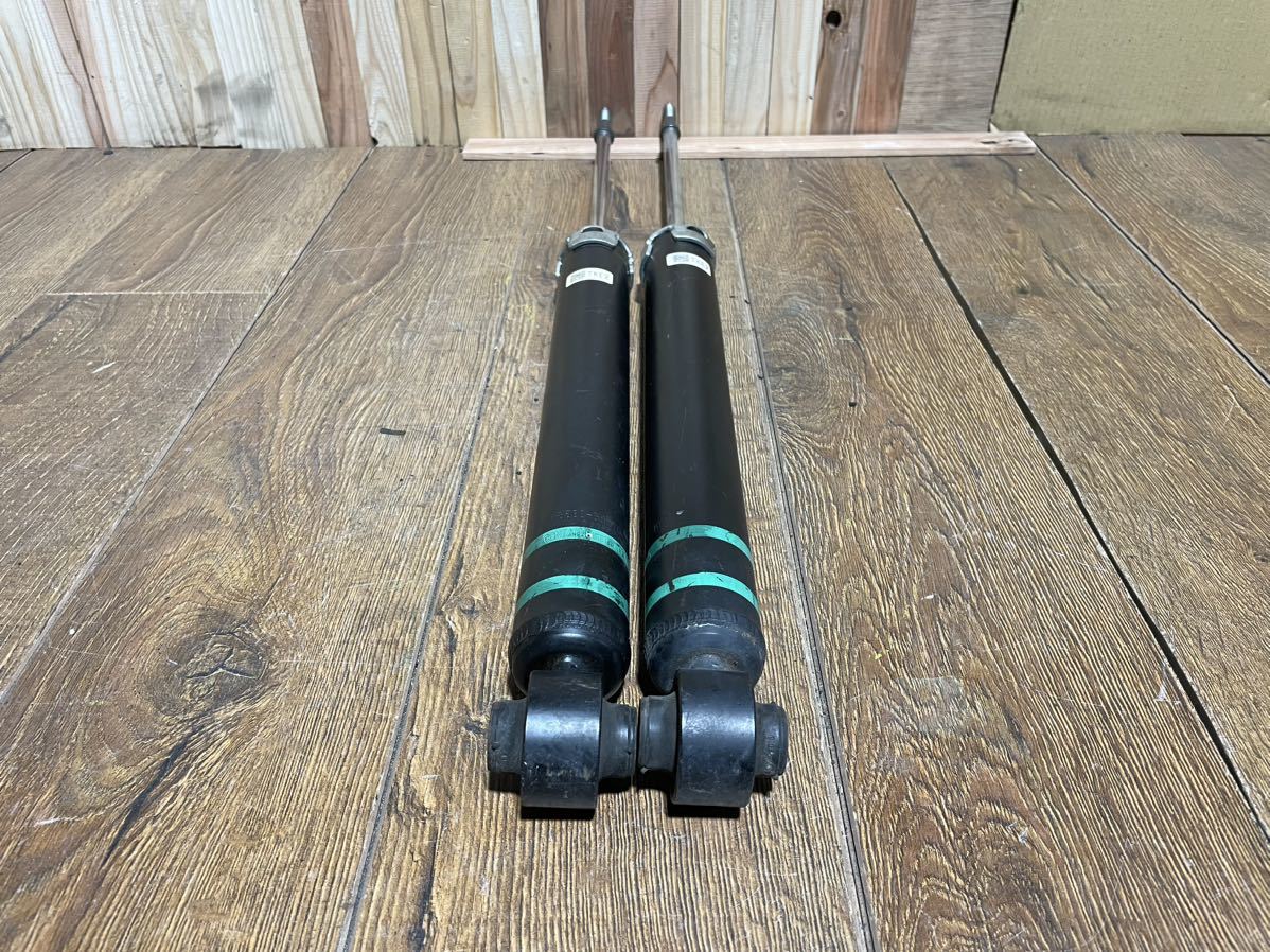 TOYOTA ALPHARD トヨタ アルファード ヴェルファイア 20系 リア ショックアブソーバー　サスペンション　左右セット 48530-58070 #236