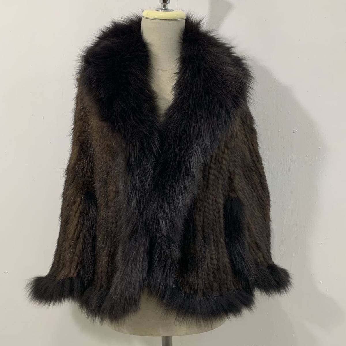 値引不可❌【極美品】ブルーフォックス×ミンク ヤーン 本毛皮ポンチョコート 値引不可❌極美品ブルーフォックス×ミンク ヤーン 本毛皮ポンチョ 極上