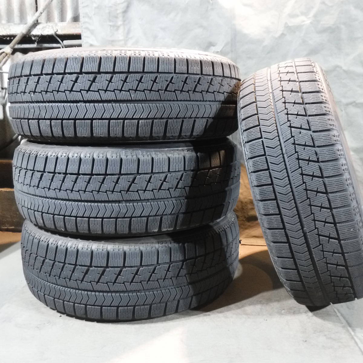 225⁄60R17 99Q BLIZZAK ブリザックvrx 225／60r17の通販 VRX PCD114.3 