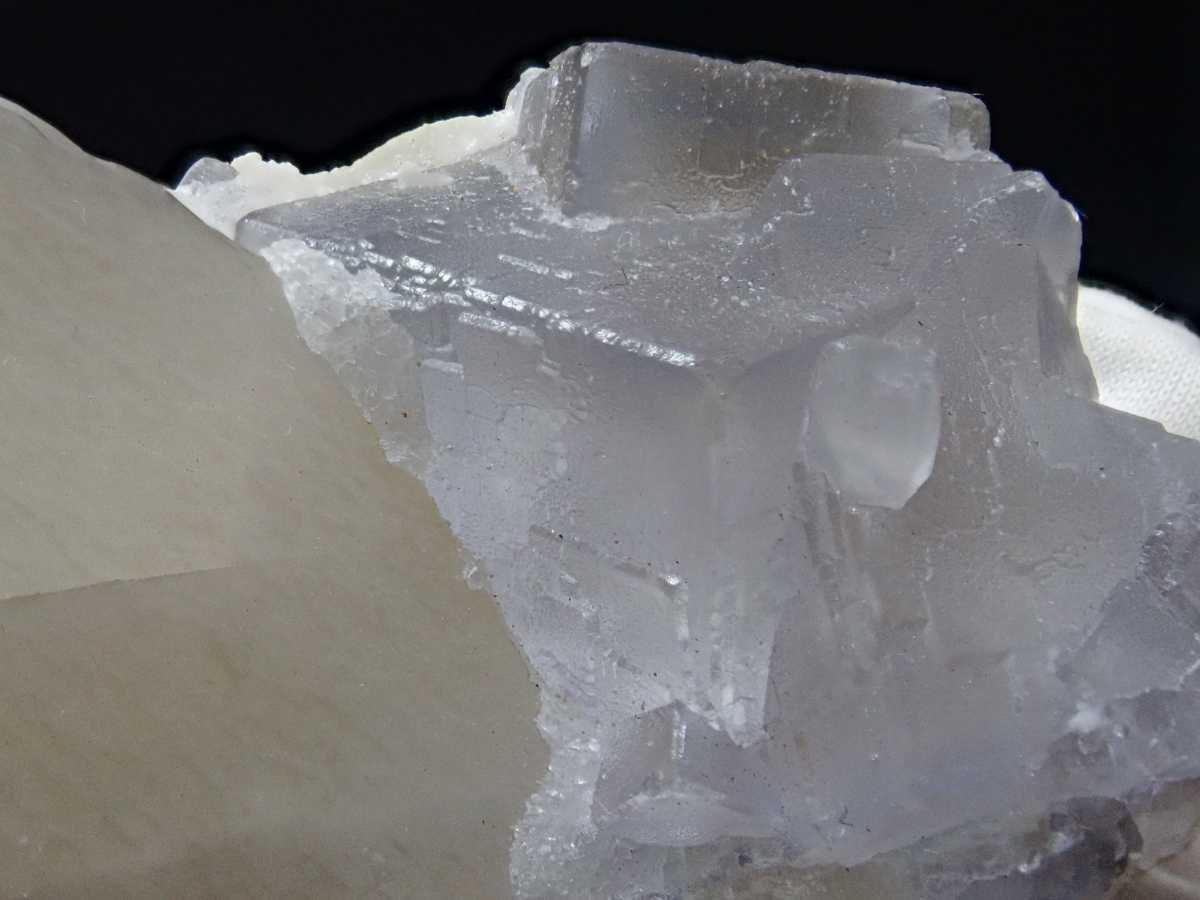 パキスタン産 フローライト with カルサイト ⁄ Fluorite with Calcite