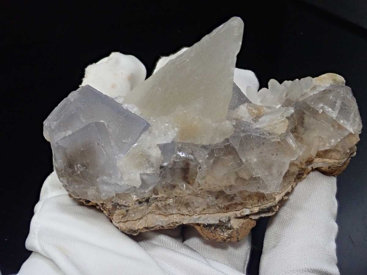 パキスタン産 フローライト with カルサイト ⁄ Fluorite with Calcite
