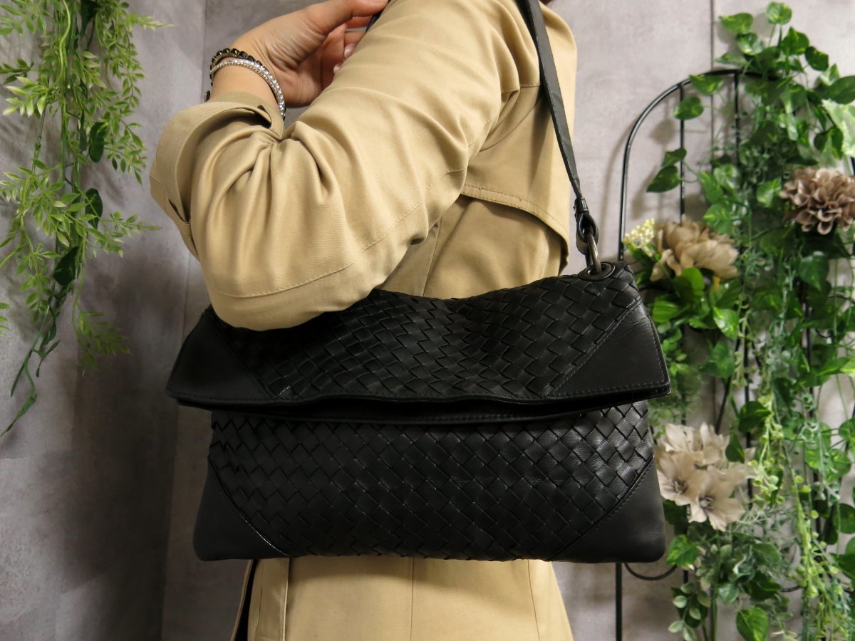 ○美品○BOTTEGA VENETA ボッテガ ヴェネタ○イントレチャート○ラム 