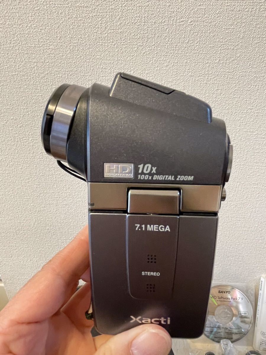 SANYO Xacti DMX-HD2 ビデオカメラ 本体 備品一式あり【中古】 Xacti SANYO DMX-HD2 中古セール対象品 付属品多数 T3＃5047 【1円