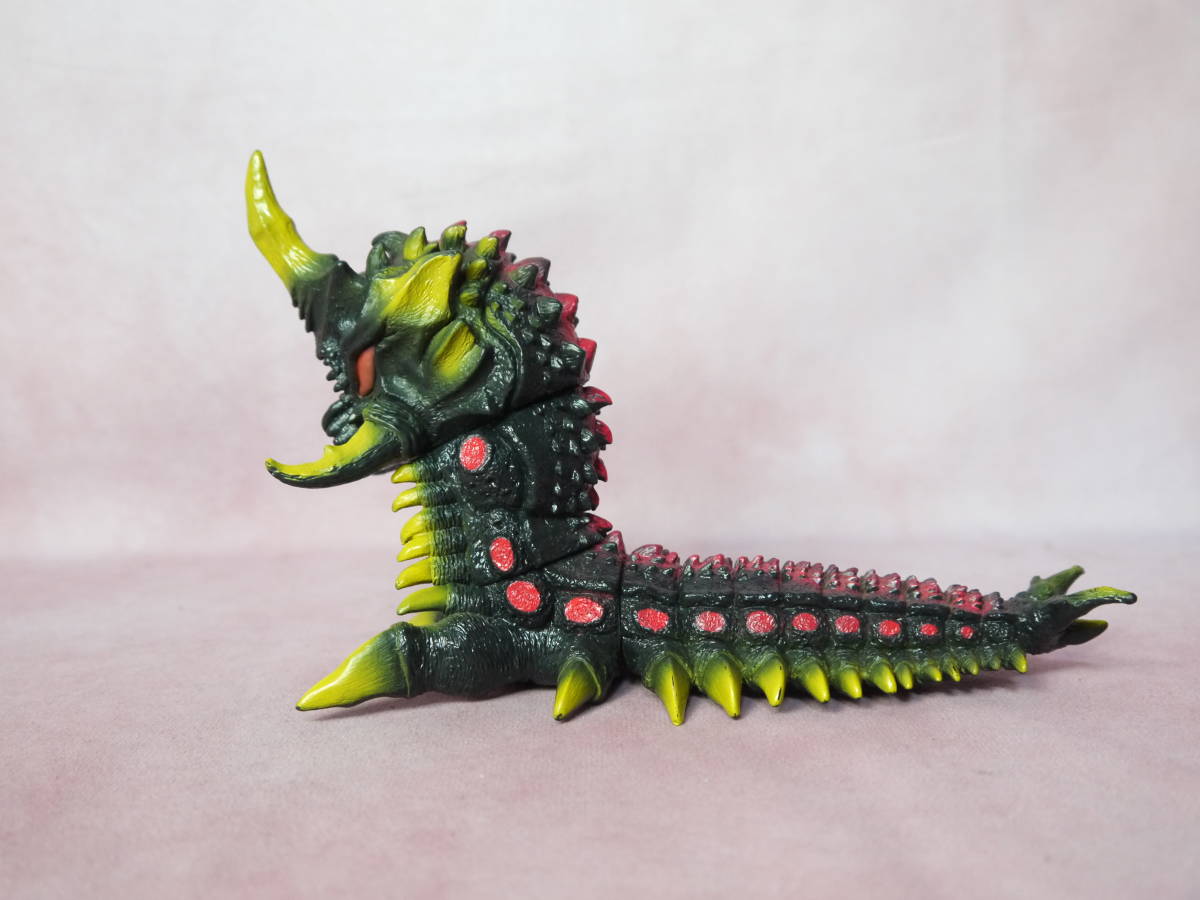 ムービーモンスターシリーズ BANDAI ソフビ バトラ幼虫 怪獣 バトゴジ 