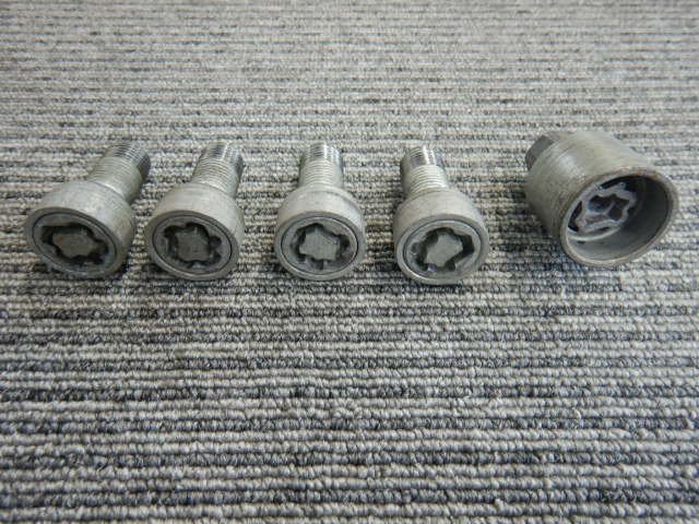 22121619】VW ゴルフ7外し 純正 マックガード ホイールロックナット 