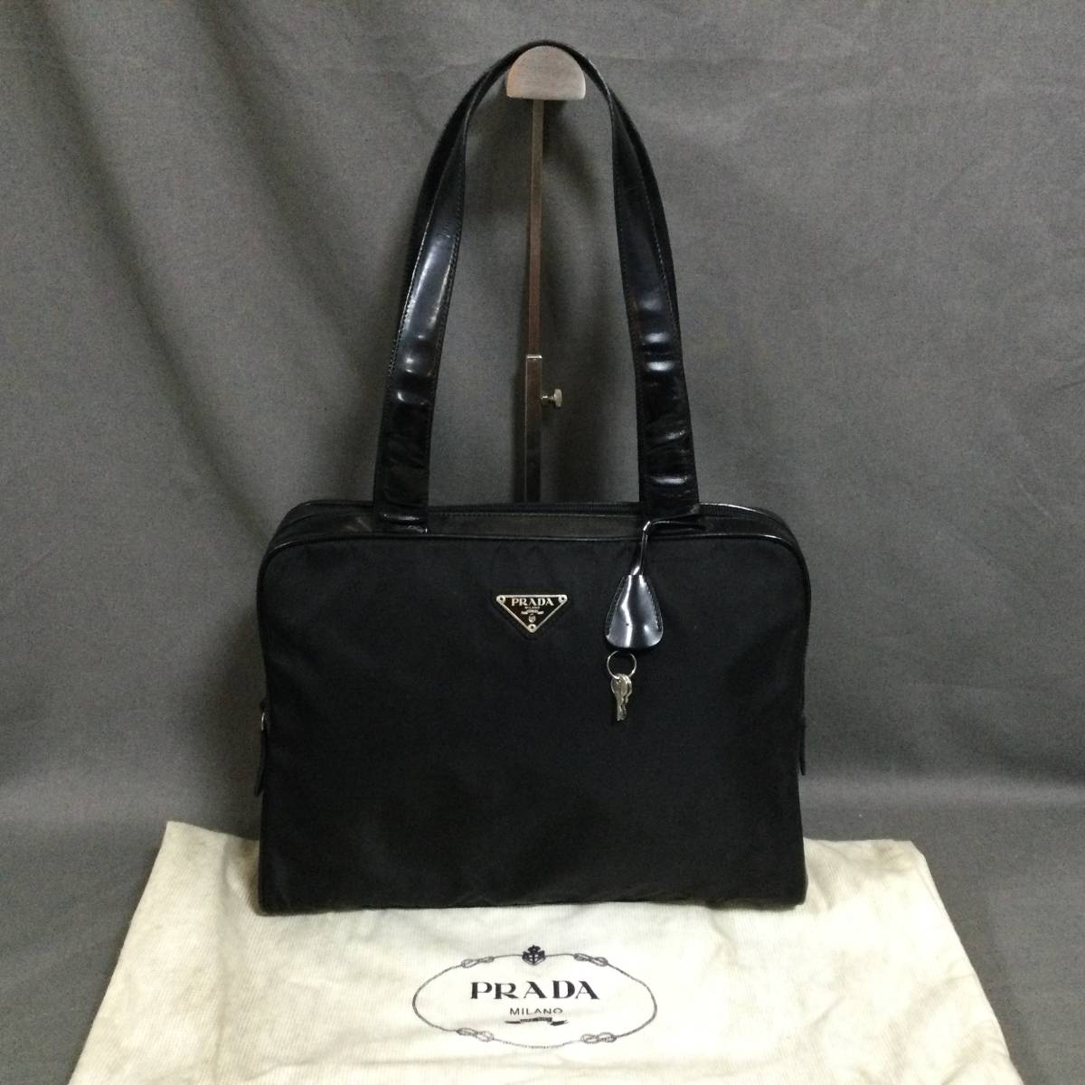 PRADA プラダショルダーバッグ ナイロン メッセンジャー 白タグ ロゴ