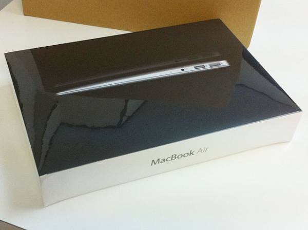 新品未開封　MacBook Air11(MC969J/A)11.6型 128GB【送料無料】_2