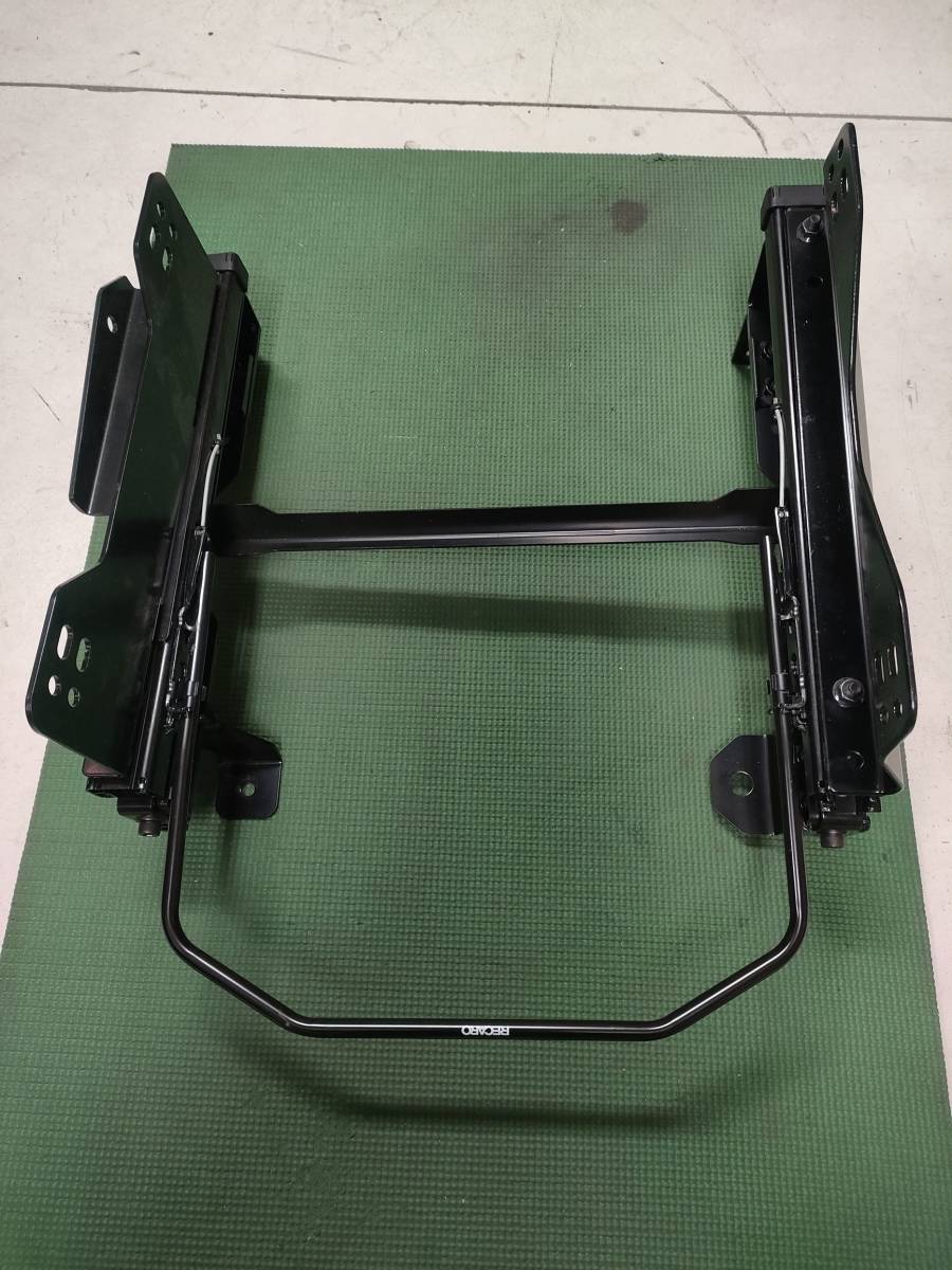 フィアット 500 左席用 RECARO ベースフレーム シートレール 2031.113 