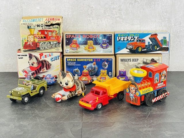 A000479】ブリキ製 おもちゃ 仕掛け車 骨董品 古いおもちゃ 4点お