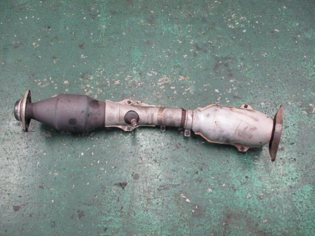 327819☆YZ11/キューブ【日産 純正】触媒 コンバーター キャタライザー