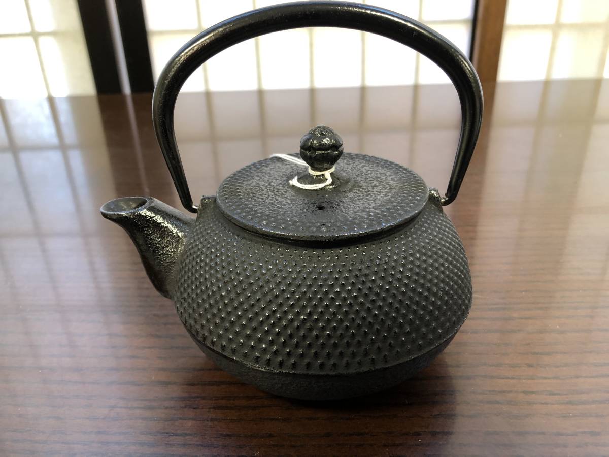 鉄瓶 0.5L 小あられ 南部鉄器 | 伝統工芸品 IH調理器 [AK013 受注