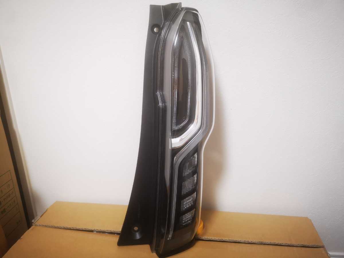 ホンダ N-BOX DBA-JF3 純正テールランプ 右側 ホンダNボックス右テール