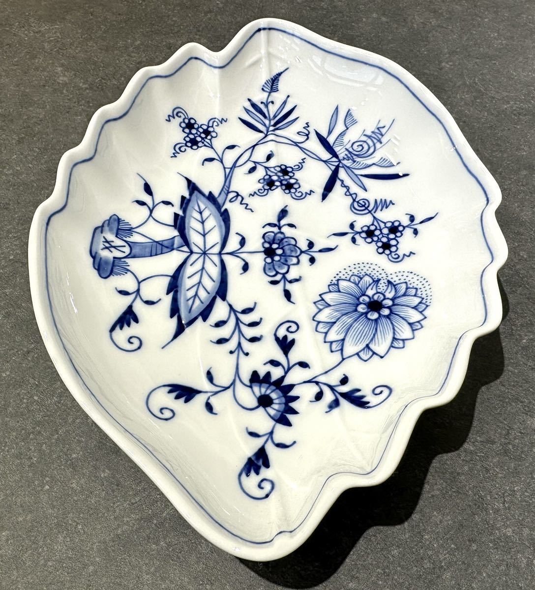 【限定SALE，人気SALE】 美品マイセン Meissen 24.5cmｘ16.7cm ブルーオニオン プレート 皿 器 検)ロイヤルコペンハーゲン　ヘレンド