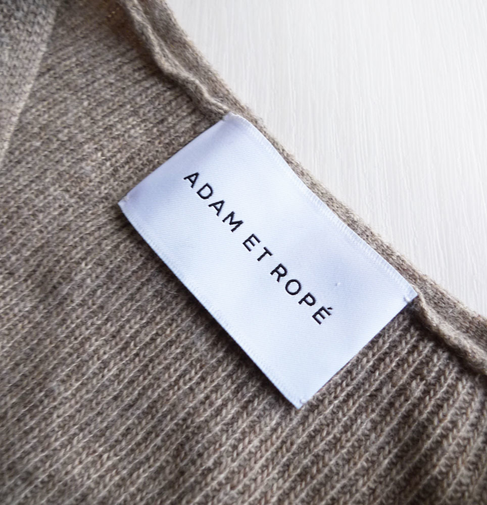 アダムエロペ 定価2,5万 カシミヤ混のニットワンピース 淡いブラウン系  