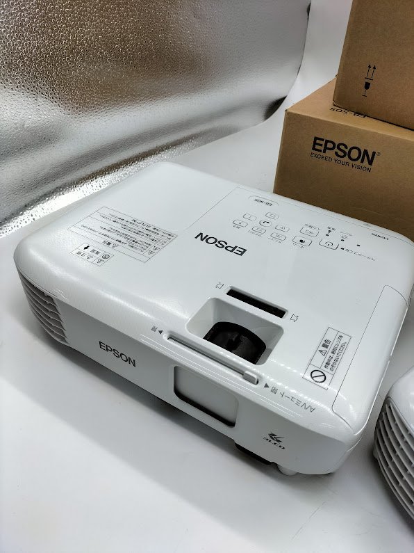 ○EPSON 中古 LCDプロジェクター2台セット お買い得！EB-S05/初期化