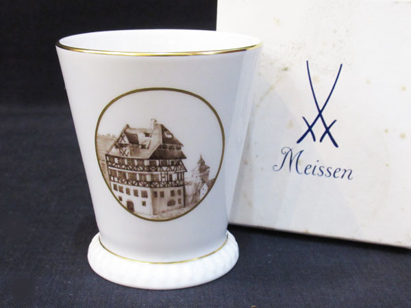 定番人気，爆買い B265 Meissen マイセン タンブラー カップ 金彩 陶器 双剣マーク ホワイト系 フリーカップ 食器 コレクション 箱入り(マイセン)｜売買されたオークション情報、yahooの商品情報をアーカイブ公開 マイセン