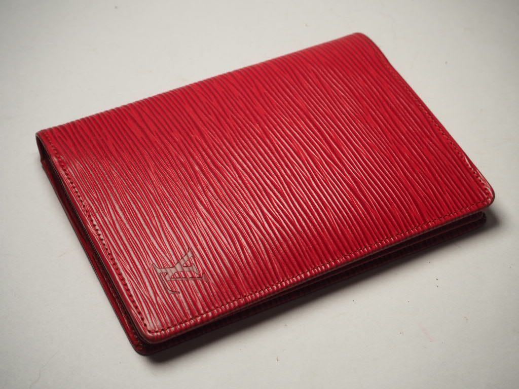 美品】LOUIS VUITTON・カードケース・赤・エピ・2つ折り