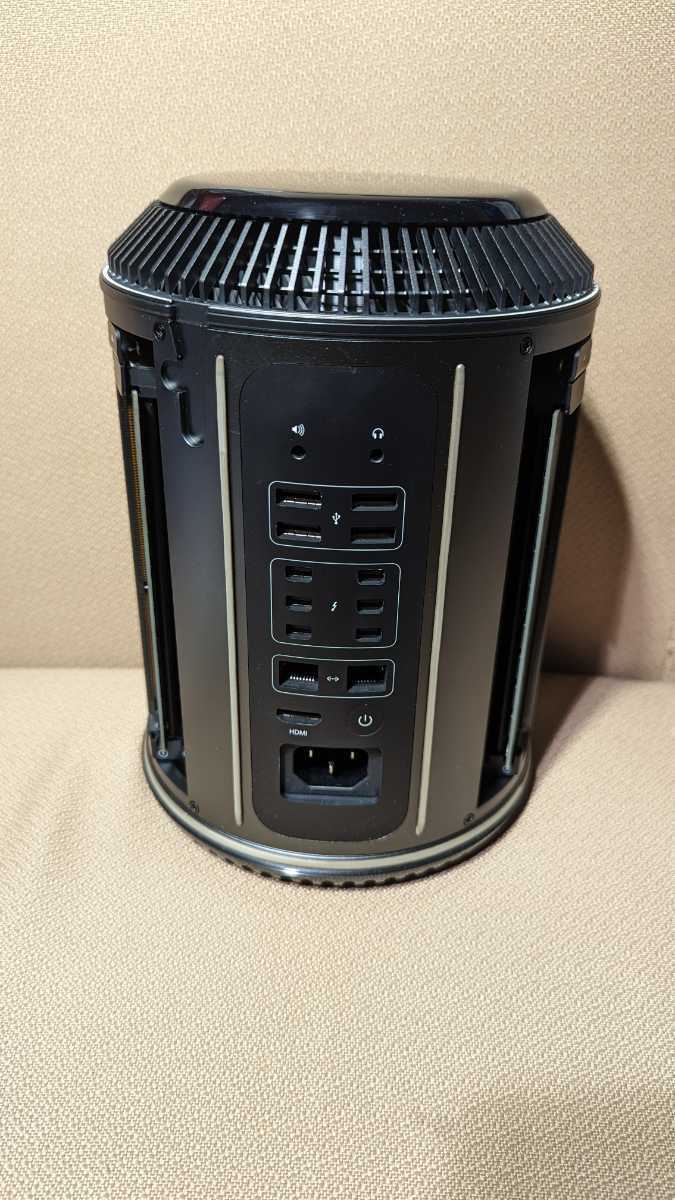 mac pro late 2013 無知なのです……が、大事なものが無いのはわかり