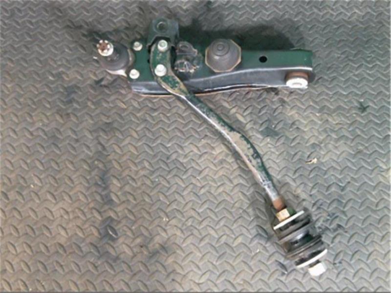 トヨタ 純正 ハイエース 《 TRH200V 》 左フロントロアアーム 48066