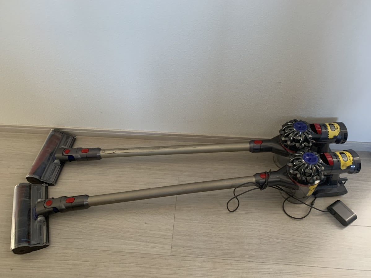 3⁄18迄！dysonダイソンコードレスクリーナー ジャンク本体3個付属品