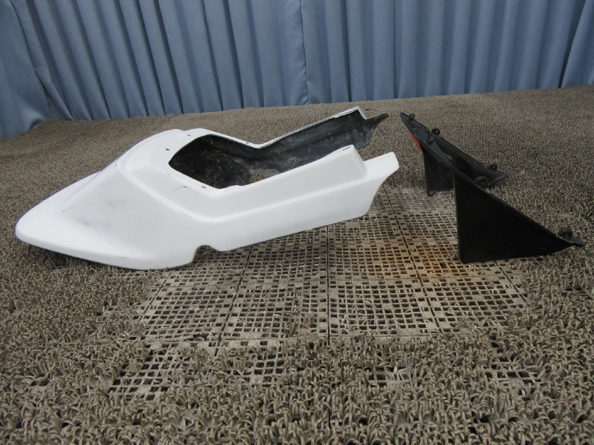 ジャンク品 ジャンク品 CB750F RC04 純正 テールカウル