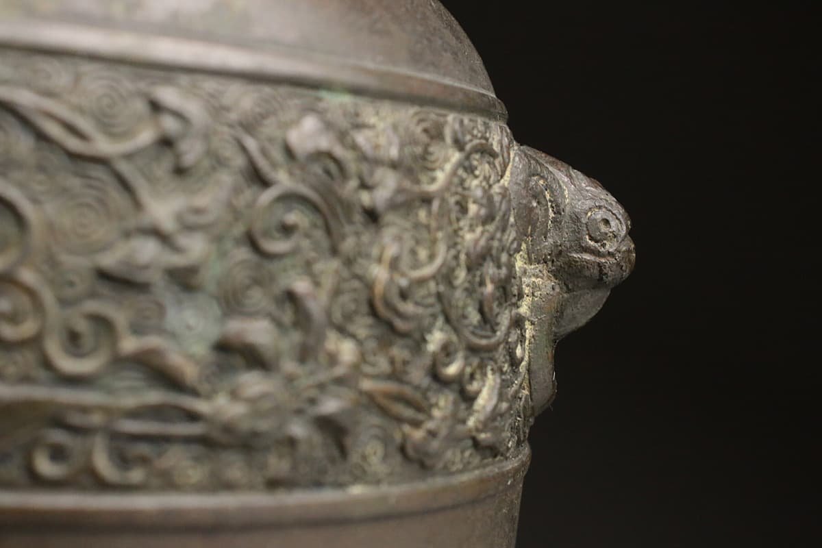 HX592 時代物 銅製 花唐草文 双獣耳花瓶 高23.3cm 重1kg・銅刻纏枝花卉