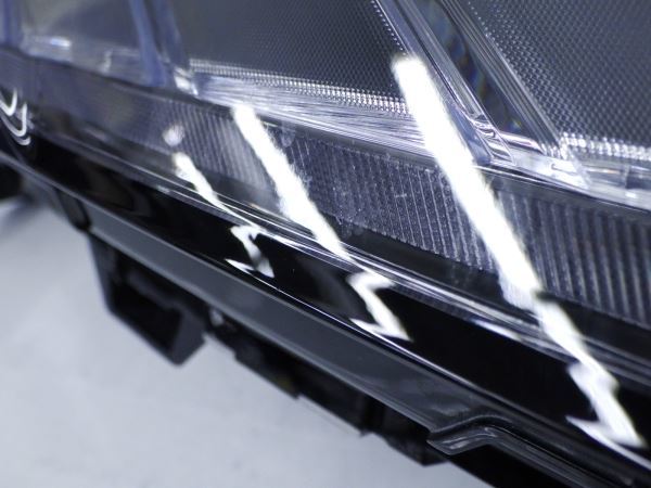 4075355 エクリプスクロス/エクリプスクロスPHEV GK1W/GL3W 後期 右フロントターンシグナルランプ EDM 922-06010 エクリプス 三菱 クロス 三菱『エクリプス PHEVの価格・新型情報・グレード諸元 クロス」、モータースポーツイベントで初披露